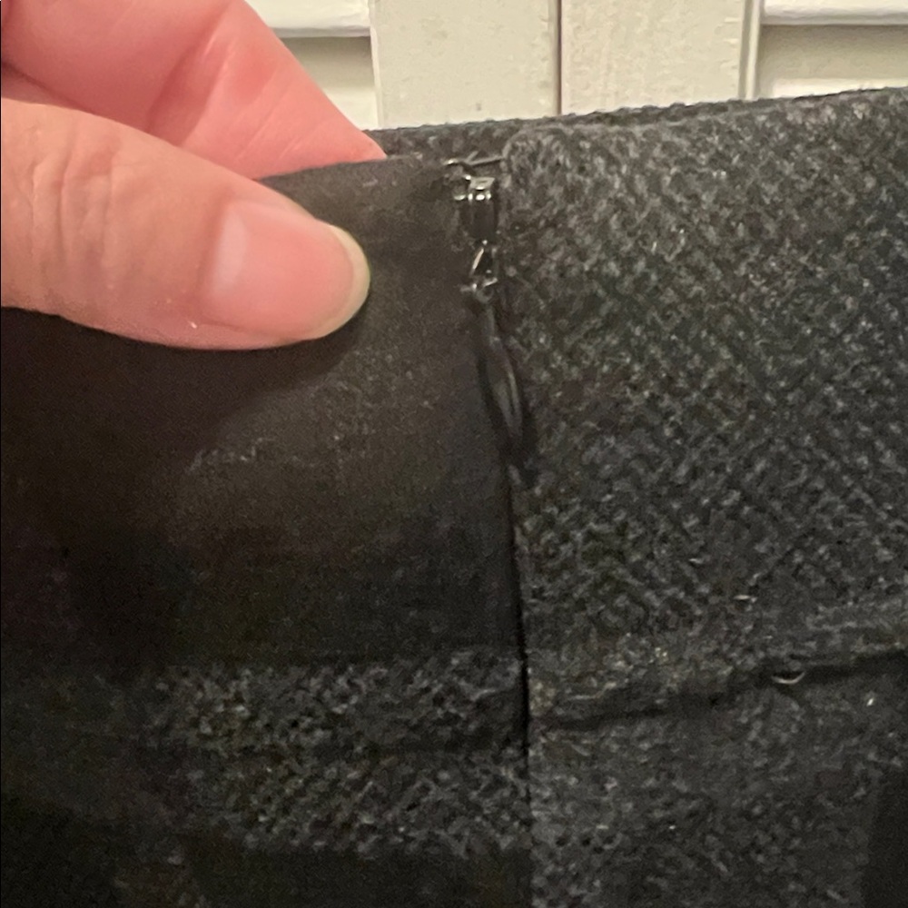 #1138**Halogen Black and Gray Pencil Skirt - Picture 4 of 12